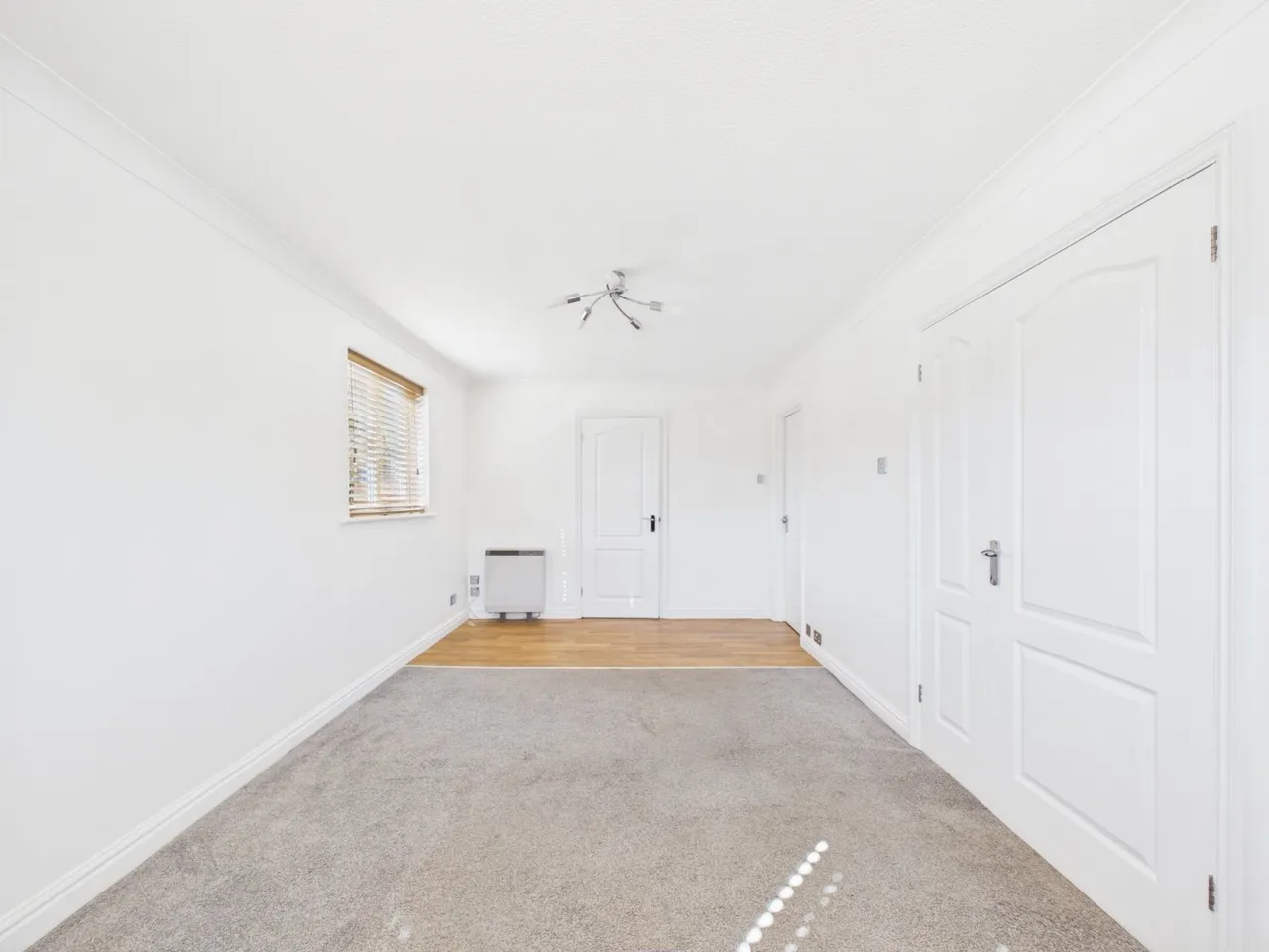 Sycamore Close, Bourne End, SL8, photo 2