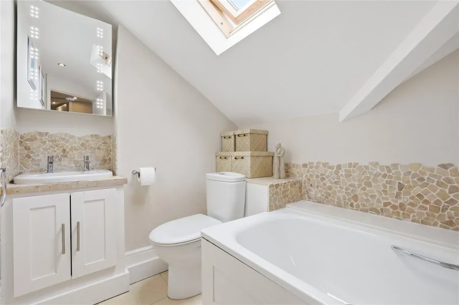 with 4 bedrooms in Great Chesterford, Saffron Walden, CB10, photo 15