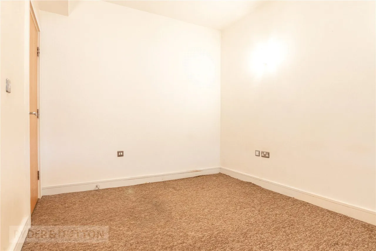 Firth Street, Huddersfield, HD1, photo 8
