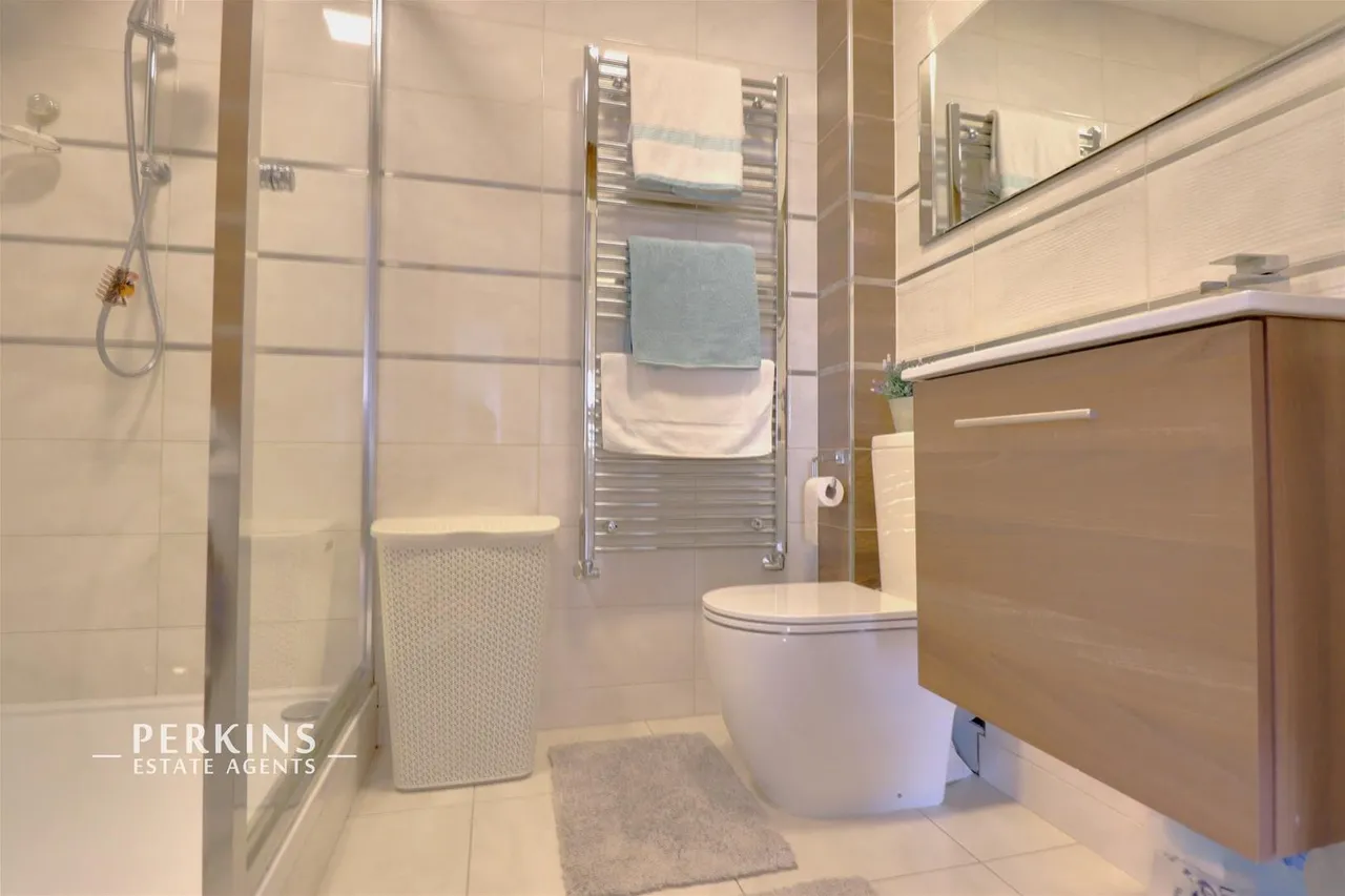 Waxlow Way, Northolt, UB5, photo 7