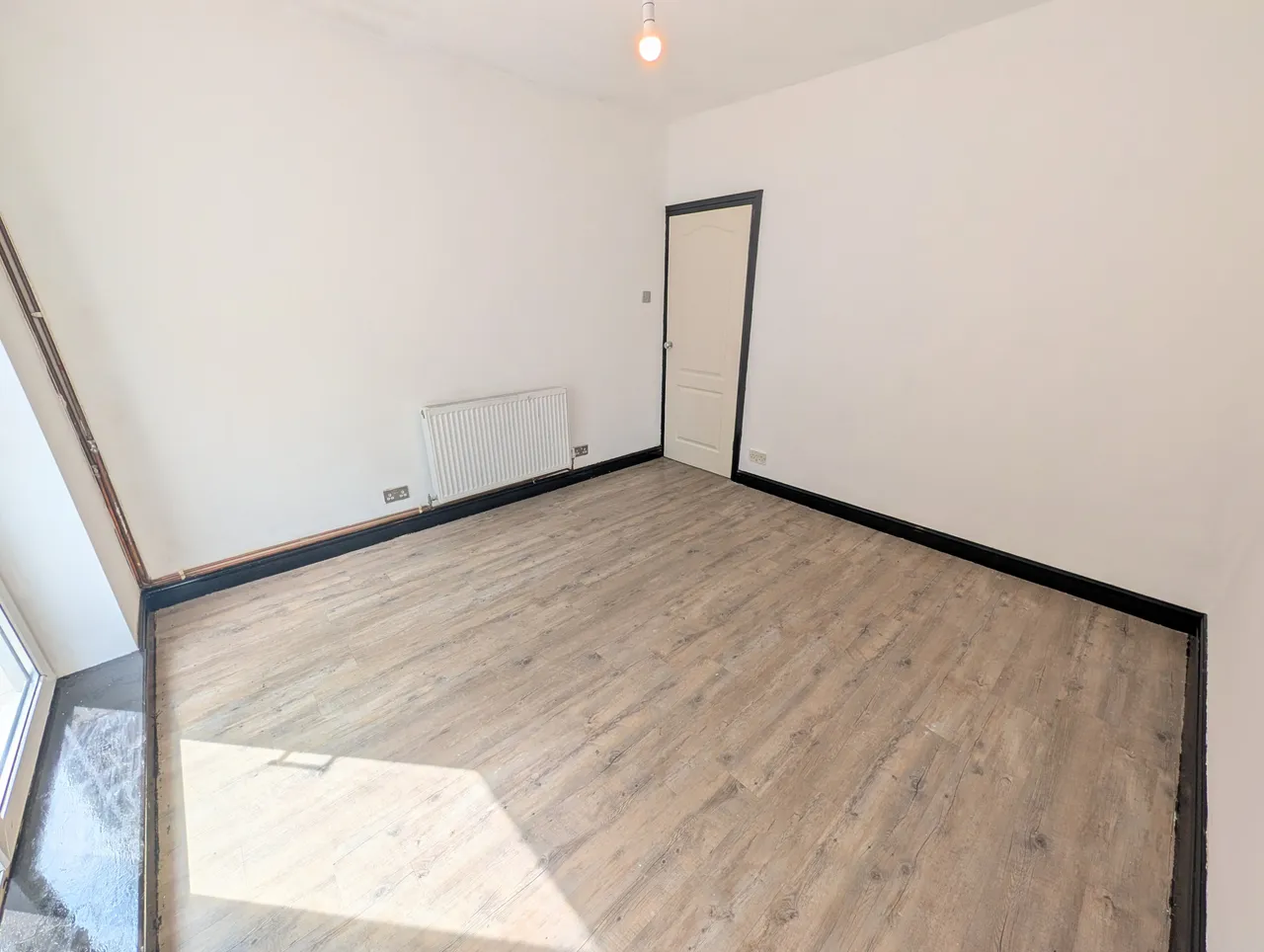 Foxholes Road, Gee Cross, SK14, photo 13