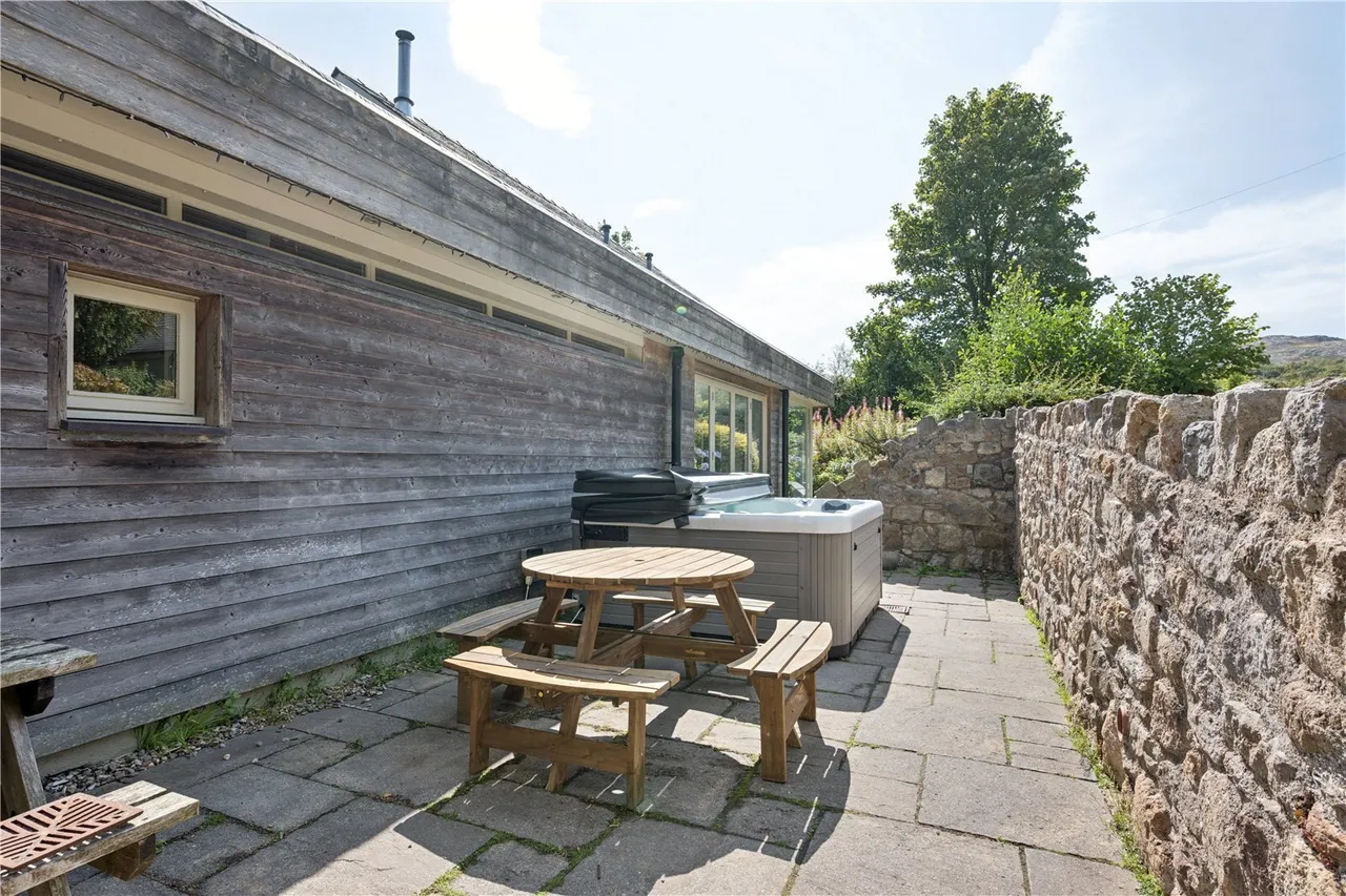 Mynydd Bodafon, Llannerch-y-Medd, LL71, photo 16