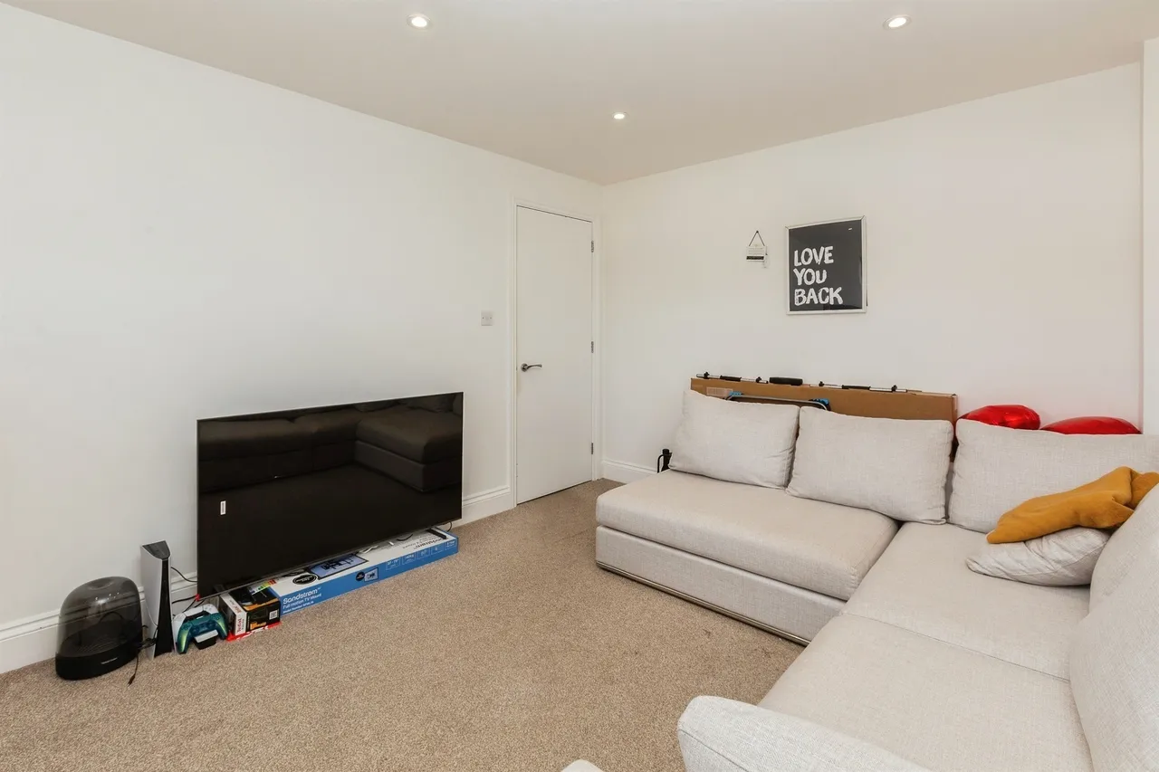 Walton Street, Aylesbury, HP21, photo 16