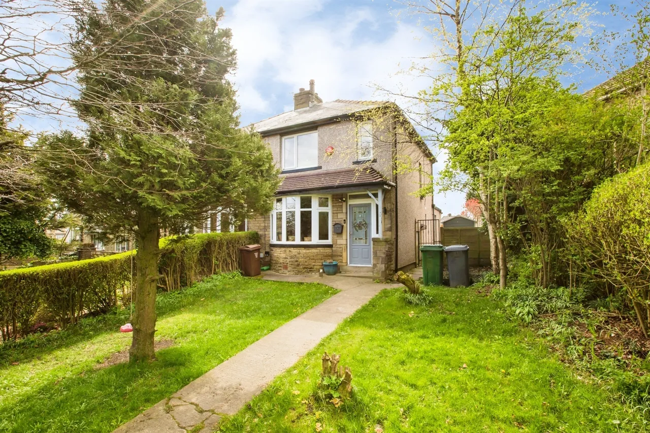 3 bed house for sale — Brighouse Road, Queensbury, Bradford