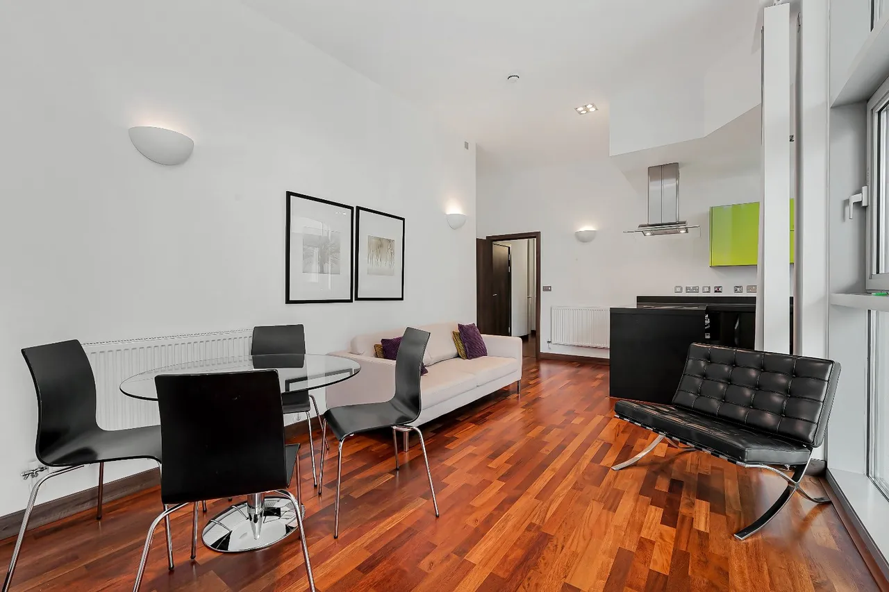 2 bed flat to rent — Bridges Court Road, London, SW11