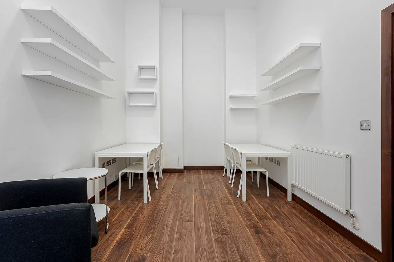 Bridges Court Road, London, SW11, photo 7