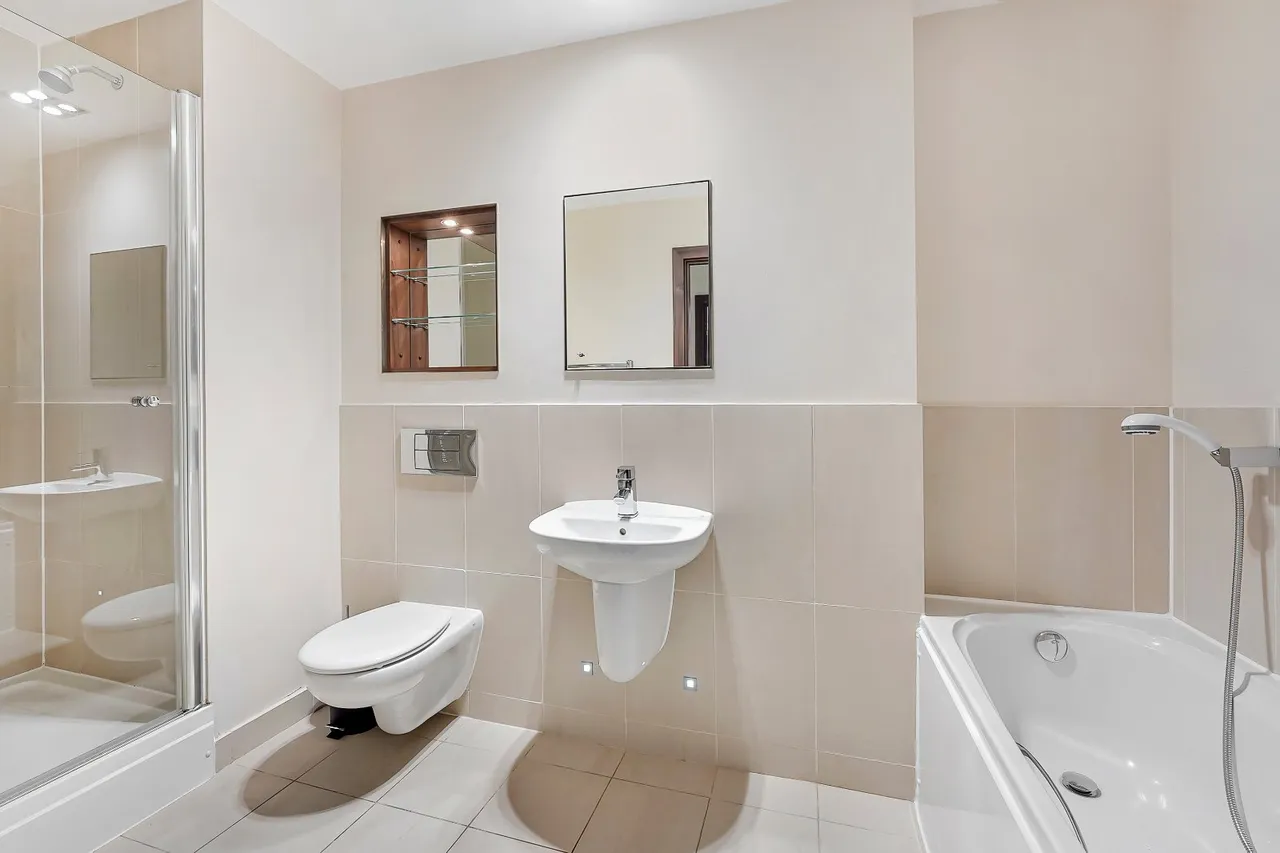 Bridges Court Road, London, SW11, photo 5
