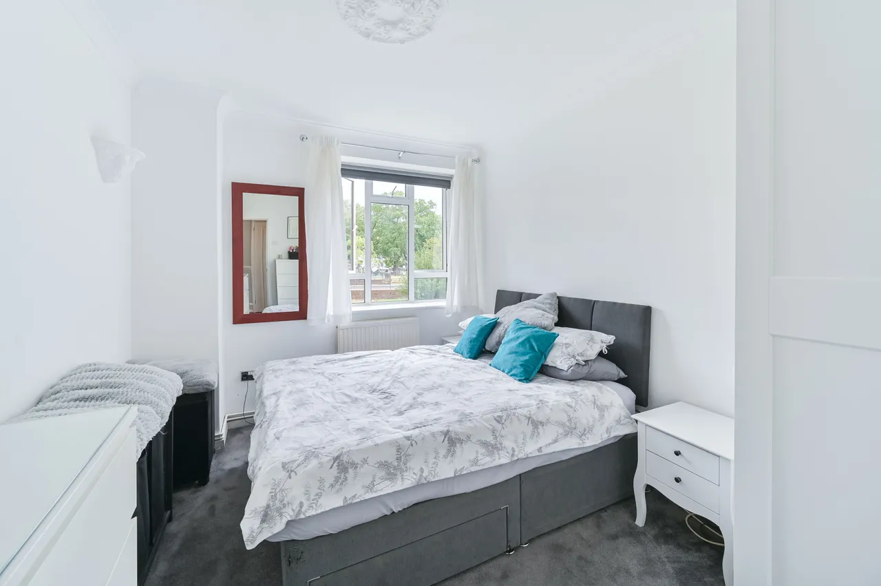 4 Michaelson House, Kingswood Estate, London, photo 6