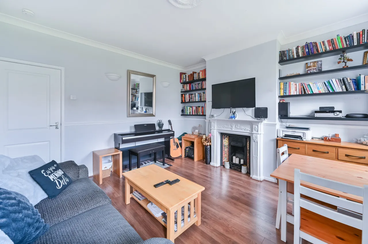 4 Michaelson House, Kingswood Estate, London, photo 5