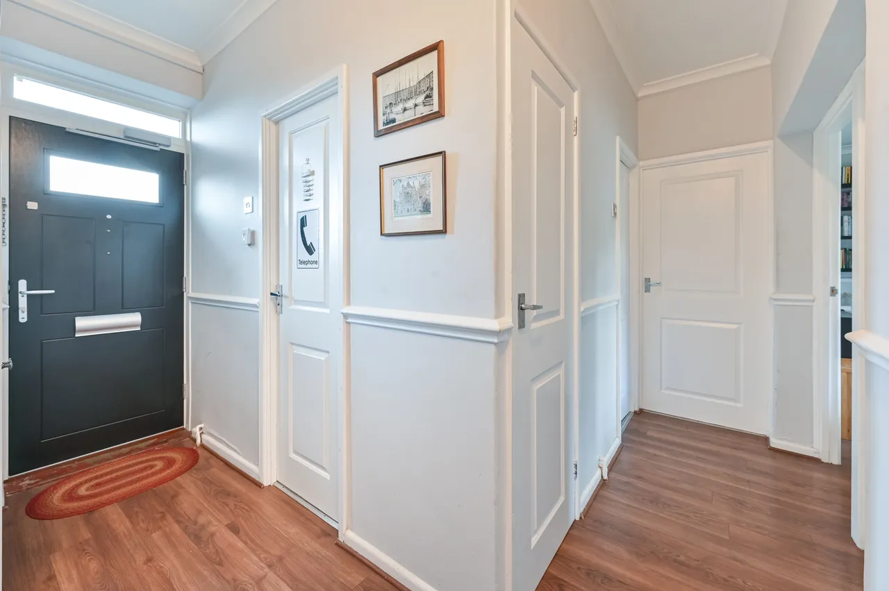4 Michaelson House, Kingswood Estate, London, photo 8