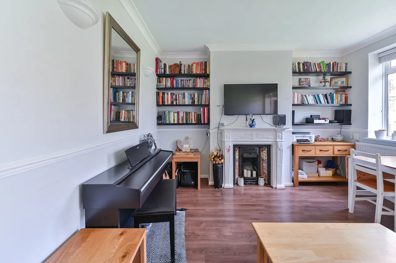 4 Michaelson House, Kingswood Estate, London, photo 12