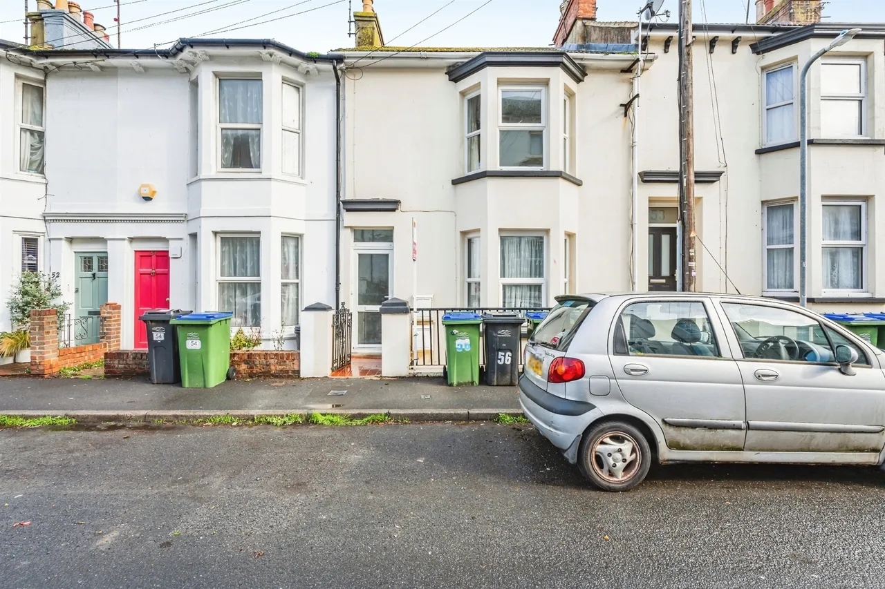1 bed flat for sale, Meeching Road, Newhaven, BN9