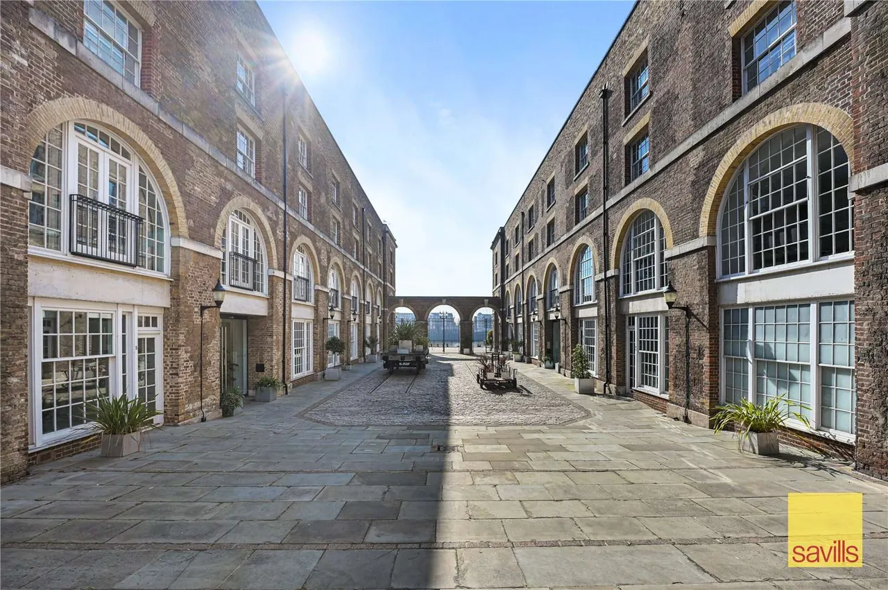 2 bed flat for sale — The Highway, London, Tower Hamlets, E1W 3HU