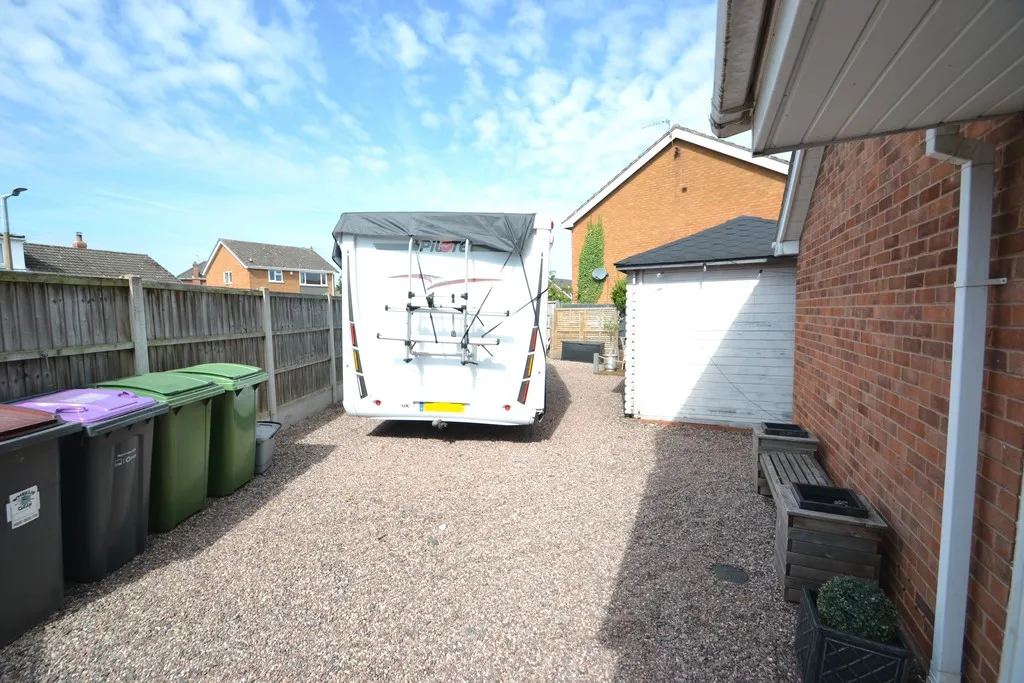 Hampton Drive, Newport, photo 32