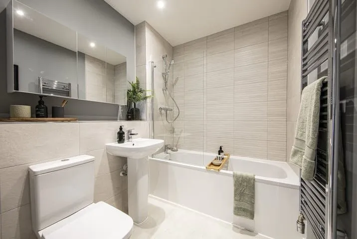 High Street, Brentford, TW8, photo 7