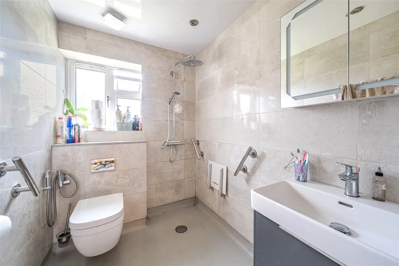 Kings Drive, Wembley, HA9 9JB, photo 8