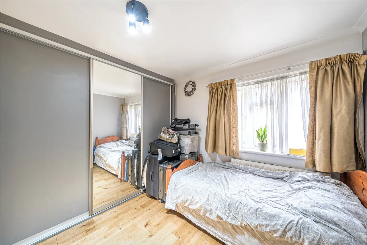 Kings Drive, Wembley, HA9 9JB, photo 3