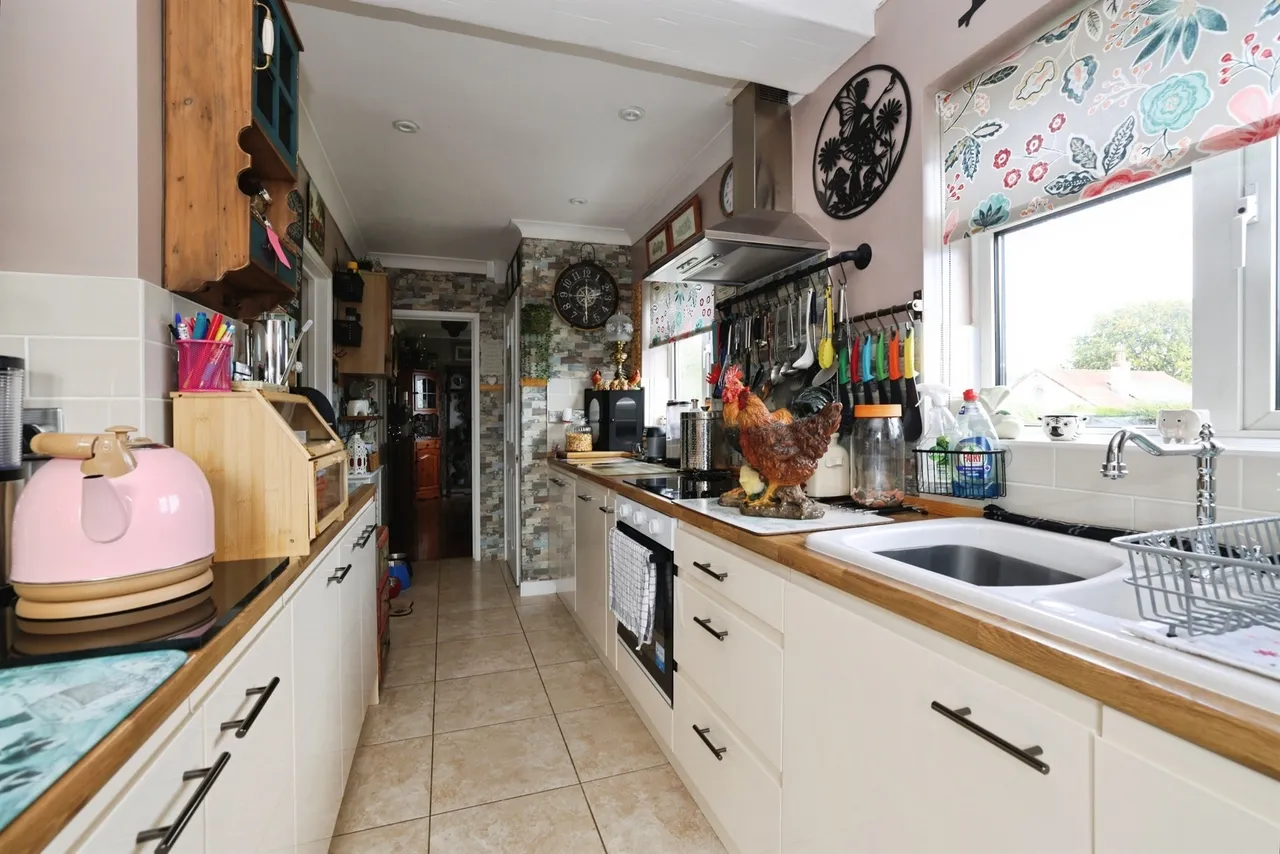 Parkhouse Road, Shipton Bellinger, SP9, photo 16