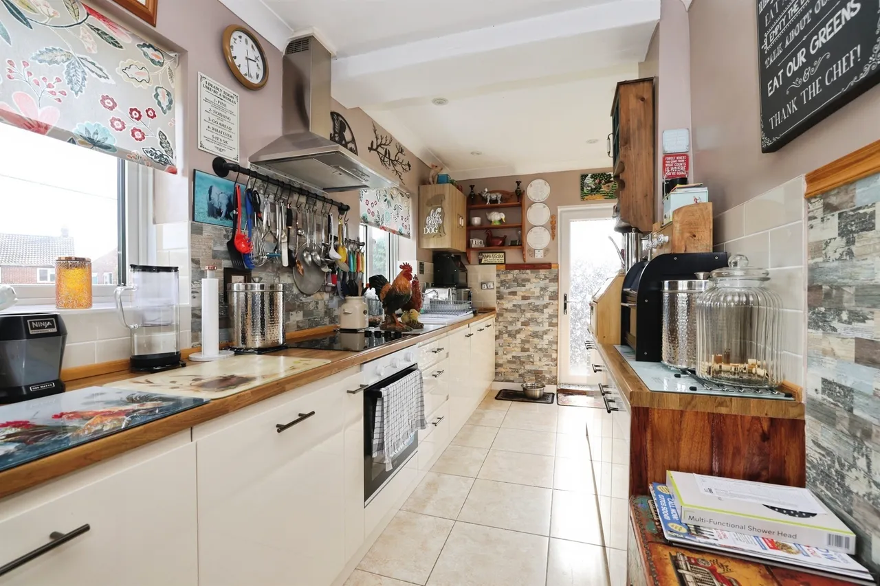 Parkhouse Road, Shipton Bellinger, SP9, photo 13