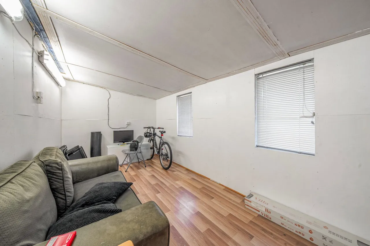 Long Lane, DA7, photo 17