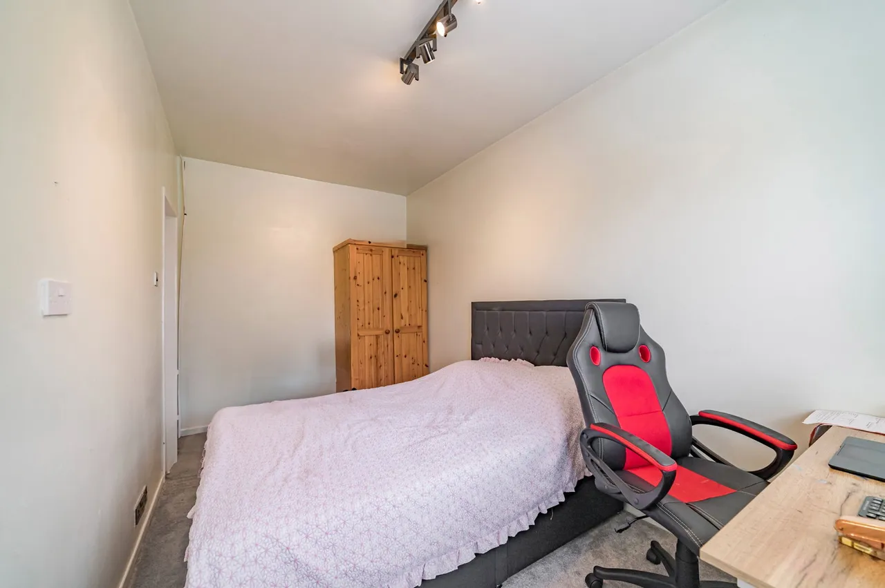 Crescent Park, Heaton Norris, SK4, photo 13