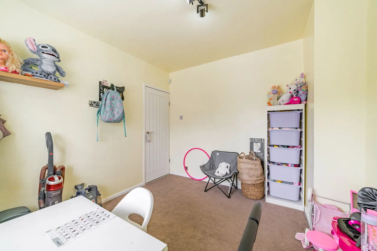 Crescent Park, Heaton Norris, SK4, photo 15