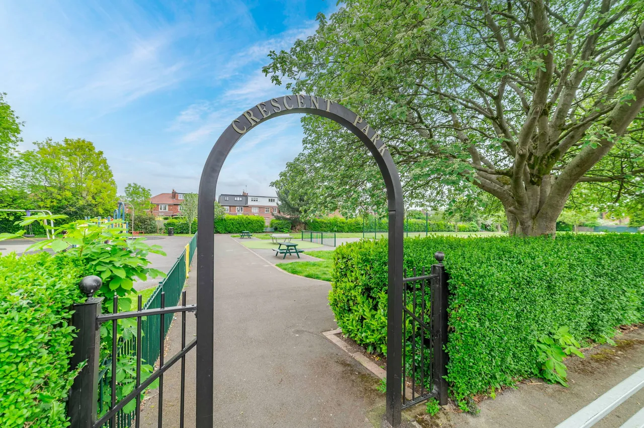Crescent Park, Heaton Norris, SK4, photo 21