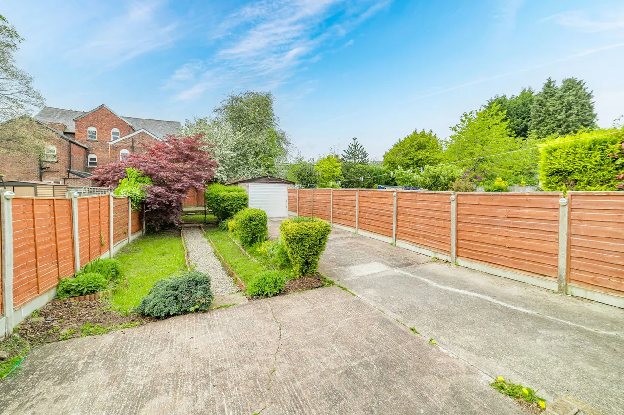 Crescent Park, Heaton Norris, SK4, photo 18