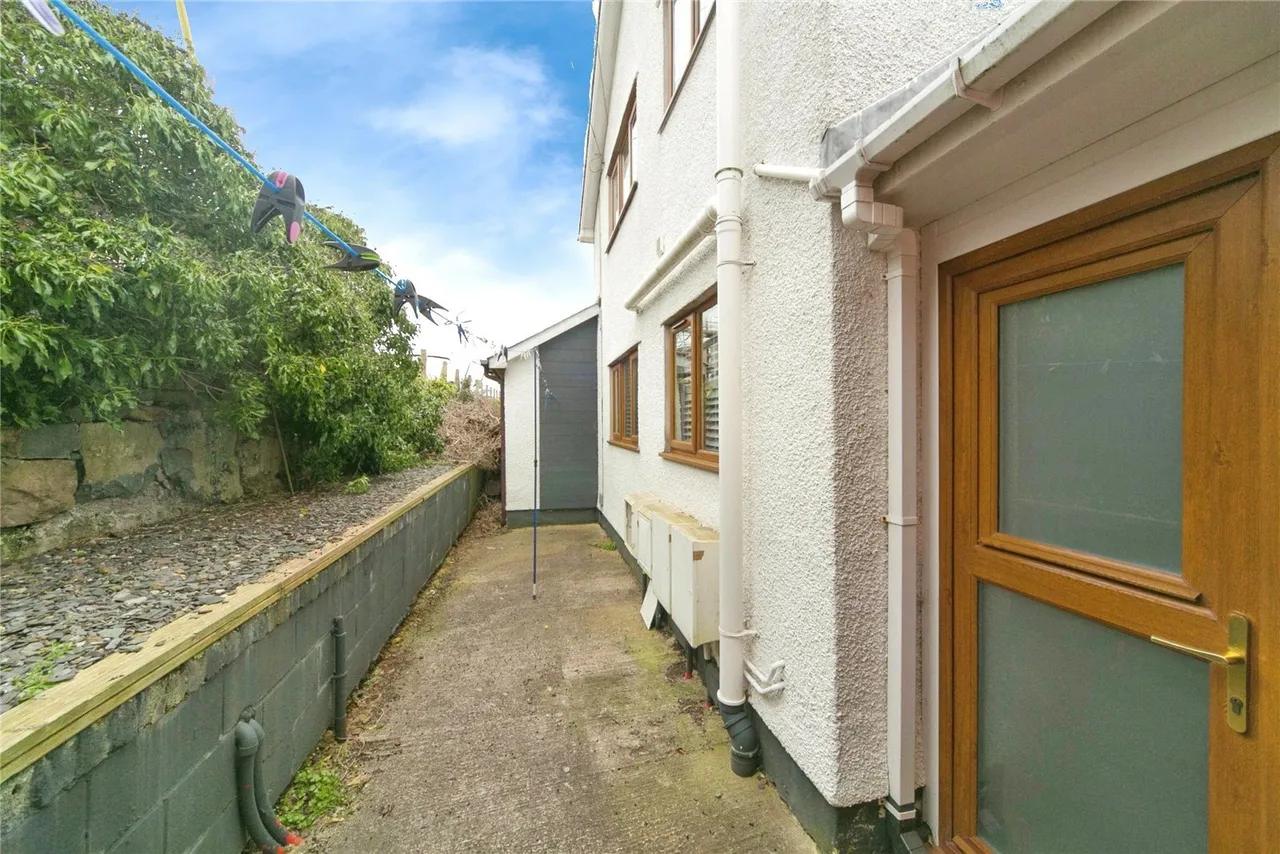 Helen Terrace, Y Felinheli, LL56, photo 19