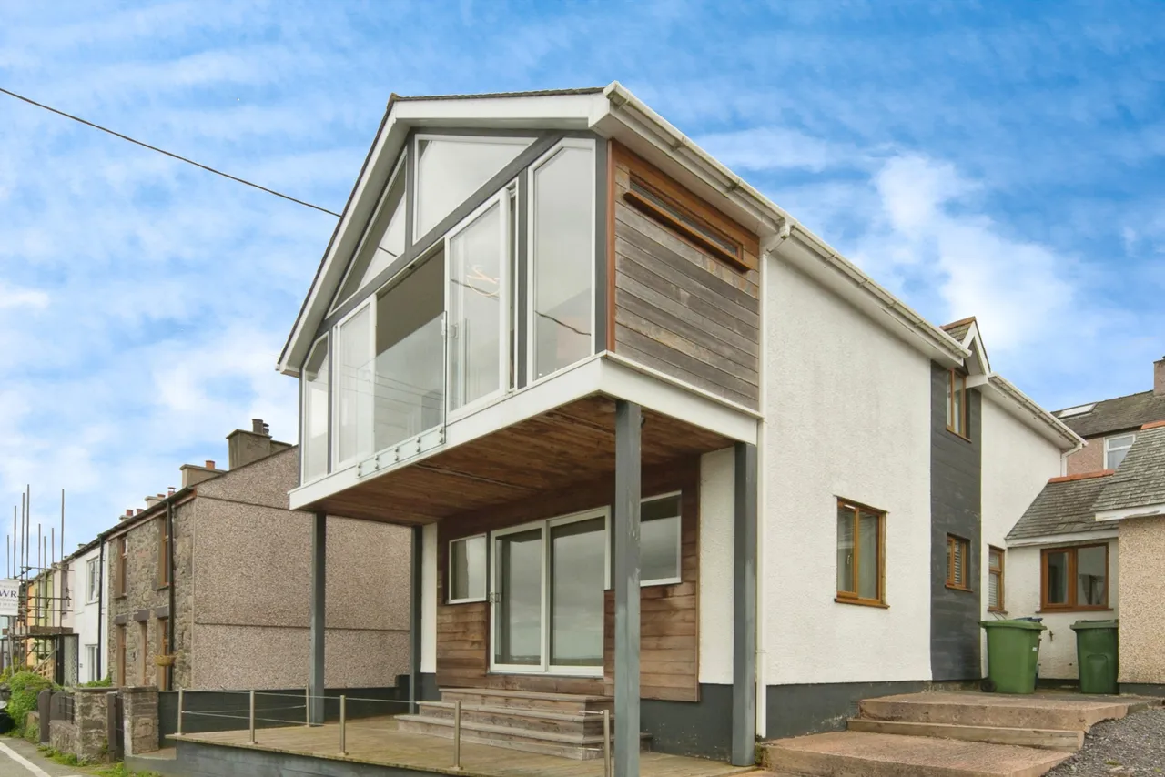 Helen Terrace, Y Felinheli, LL56, photo 16