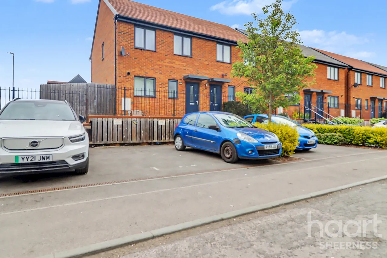 3 bed house for sale, Hamilton Mews, Queenborough, ME11