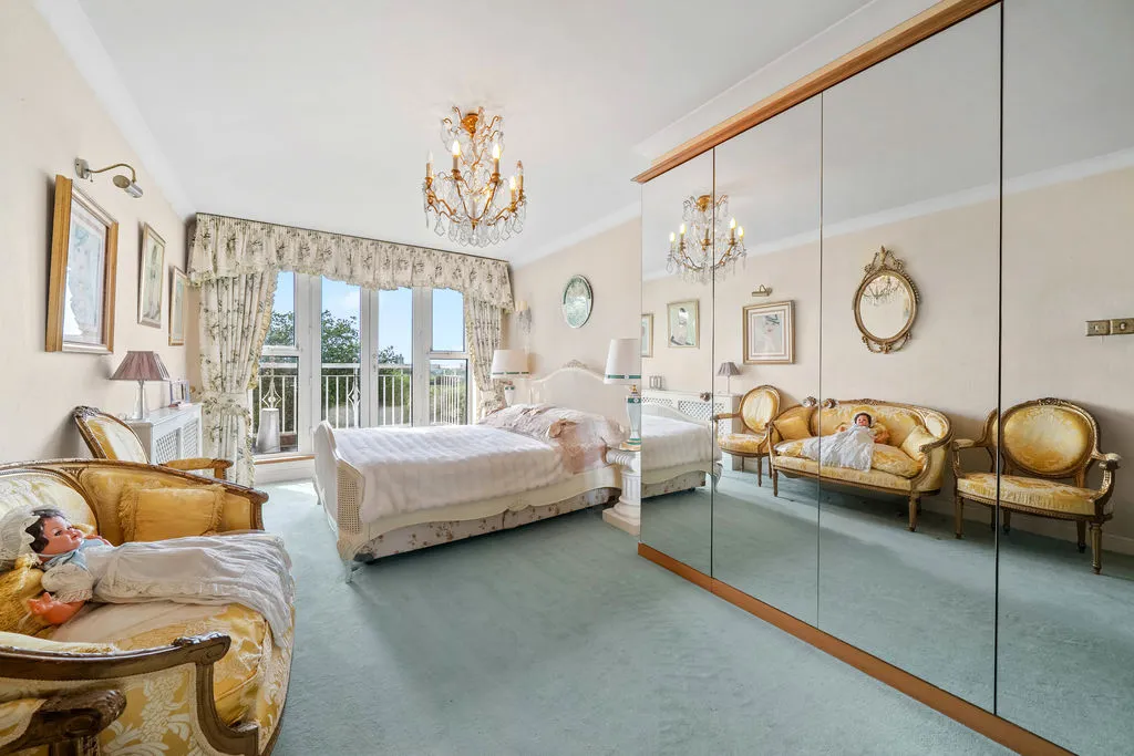 50 Oatlands Drive, Weybridge KT13 9DF, photo 10