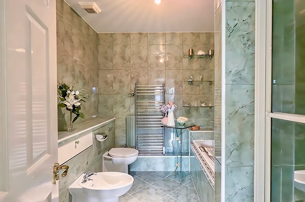 50 Oatlands Drive, Weybridge KT13 9DF, photo 11