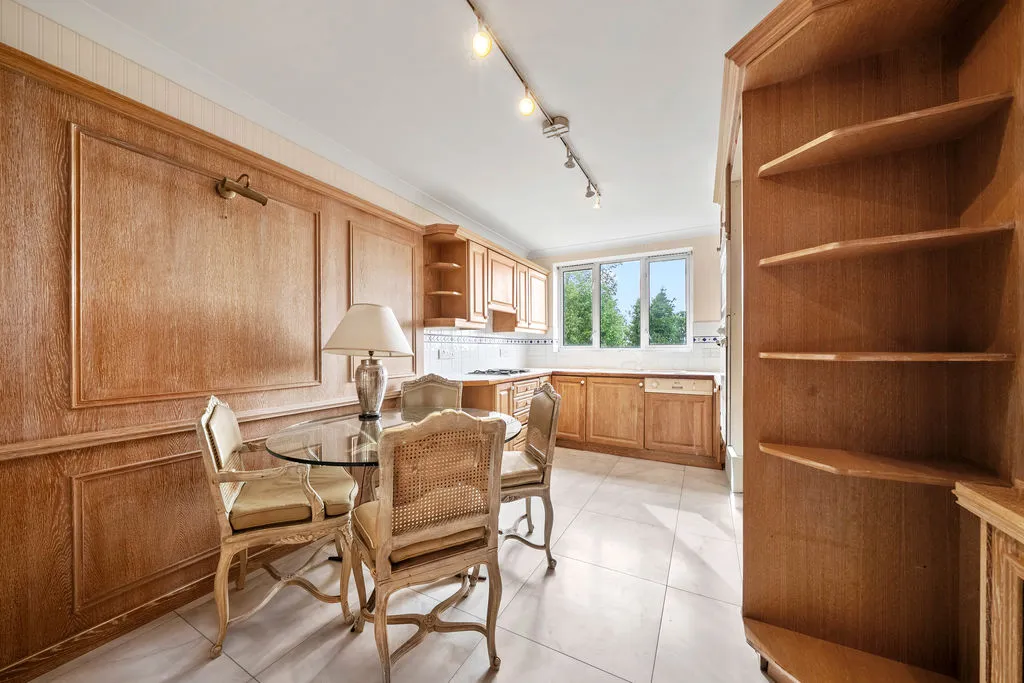 50 Oatlands Drive, Weybridge KT13 9DF, photo 9