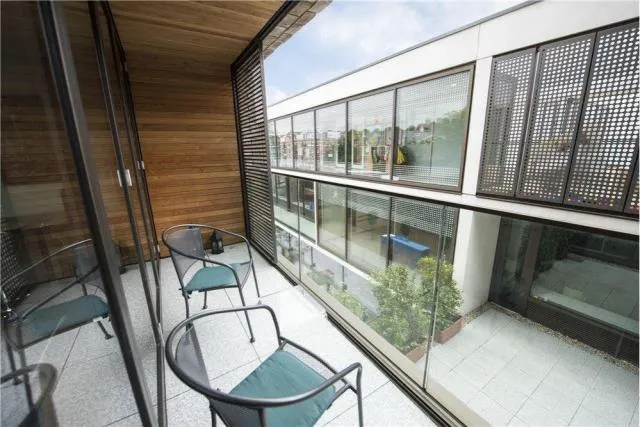 Finchley Road, London, NW3, photo 5
