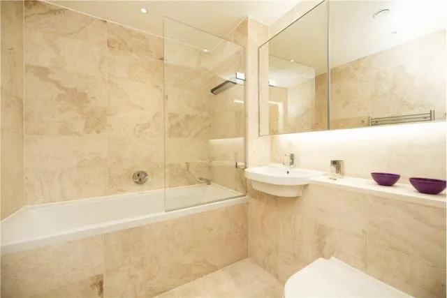 Finchley Road, London, NW3, photo 8