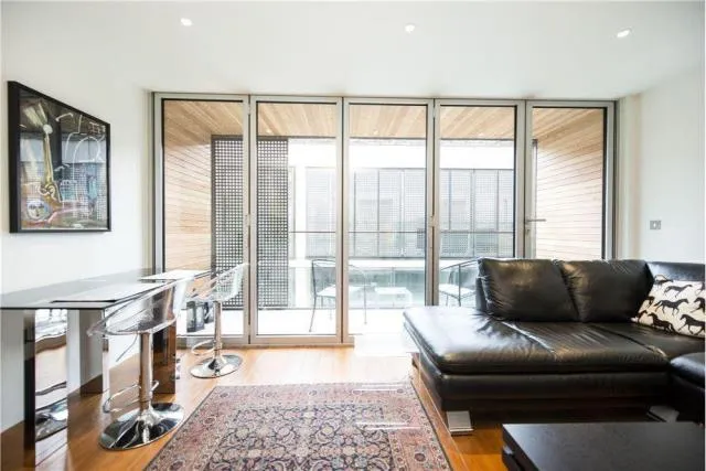 2 bed flat for sale, Finchley Road, London, NW3
