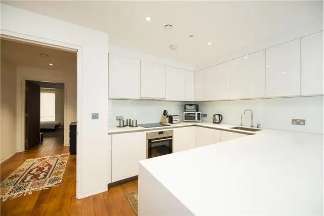 Finchley Road, London, NW3, photo 6