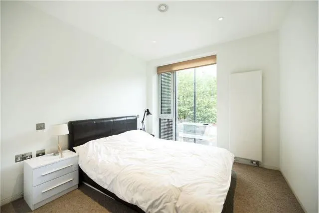 Finchley Road, London, NW3, photo 4