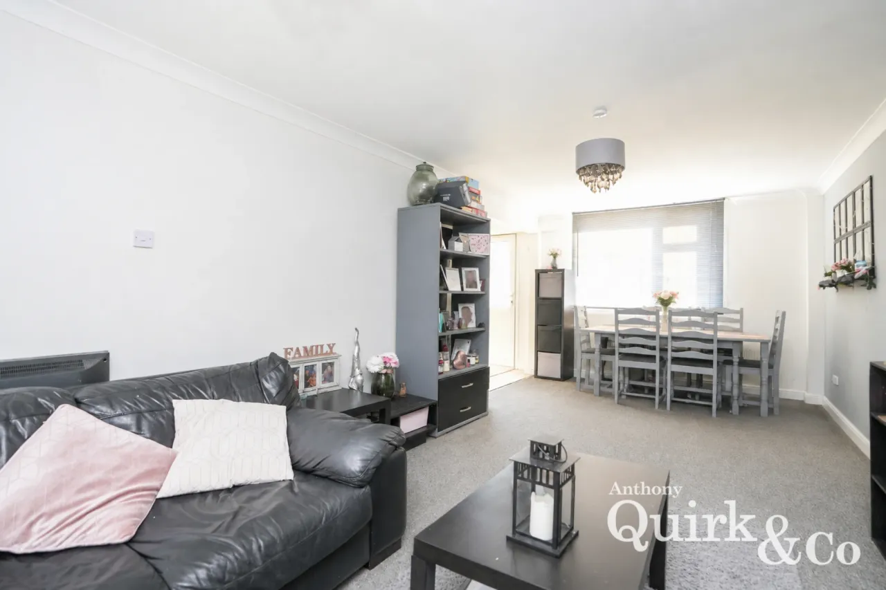 First Avenue, Canvey Island, SS8, photo 4