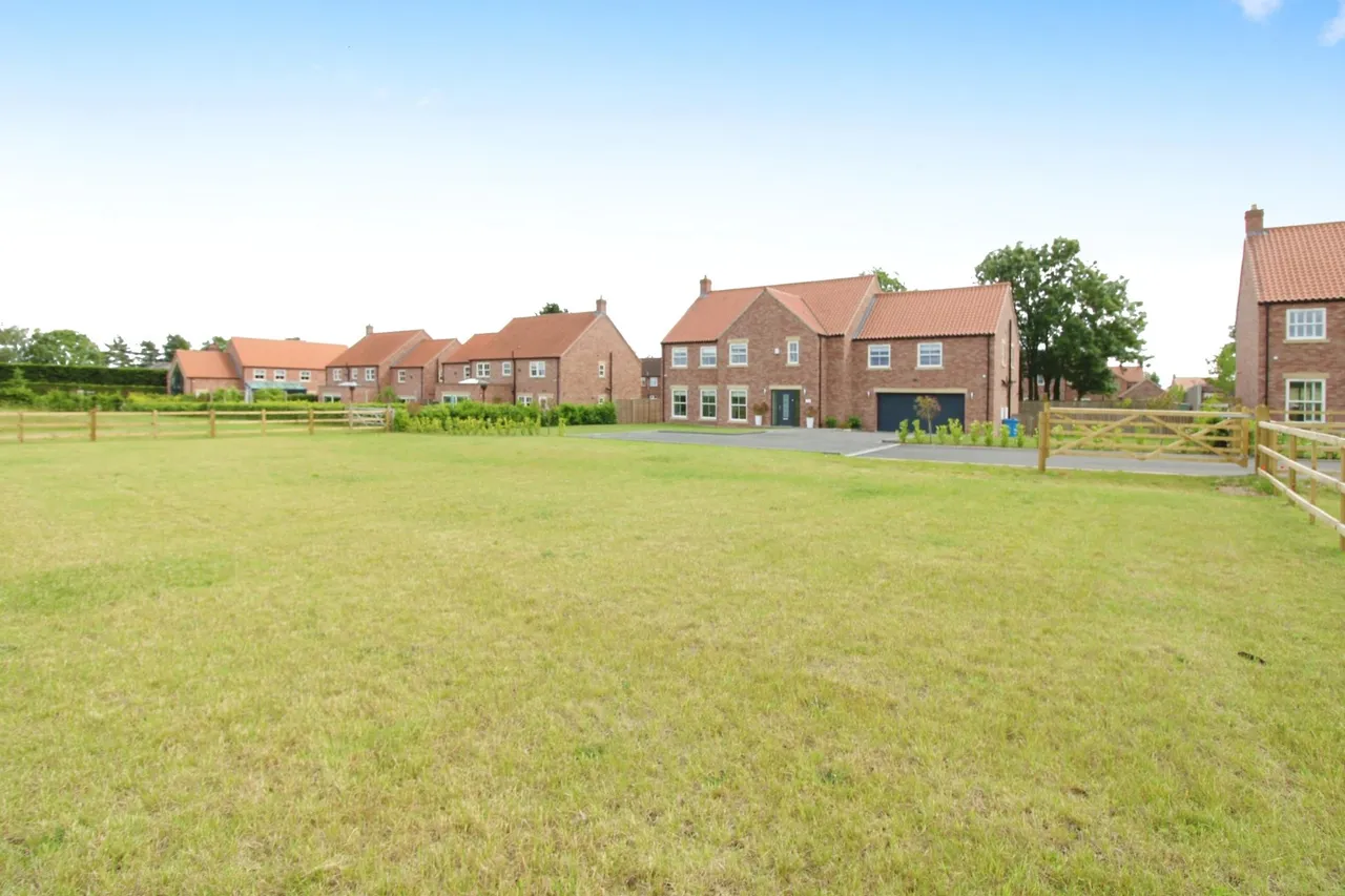 5 bed house for sale, Lilac Close, Sutton, DN22