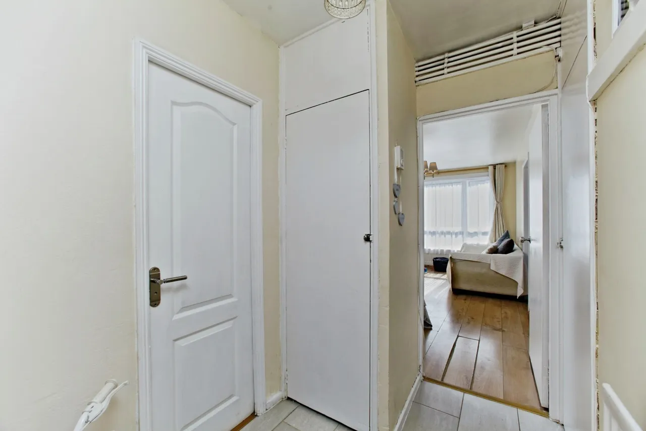 Heather Close, Battersea, SW8, photo 12