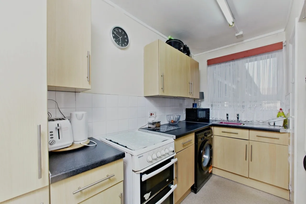 Heather Close, Battersea, SW8, photo 3
