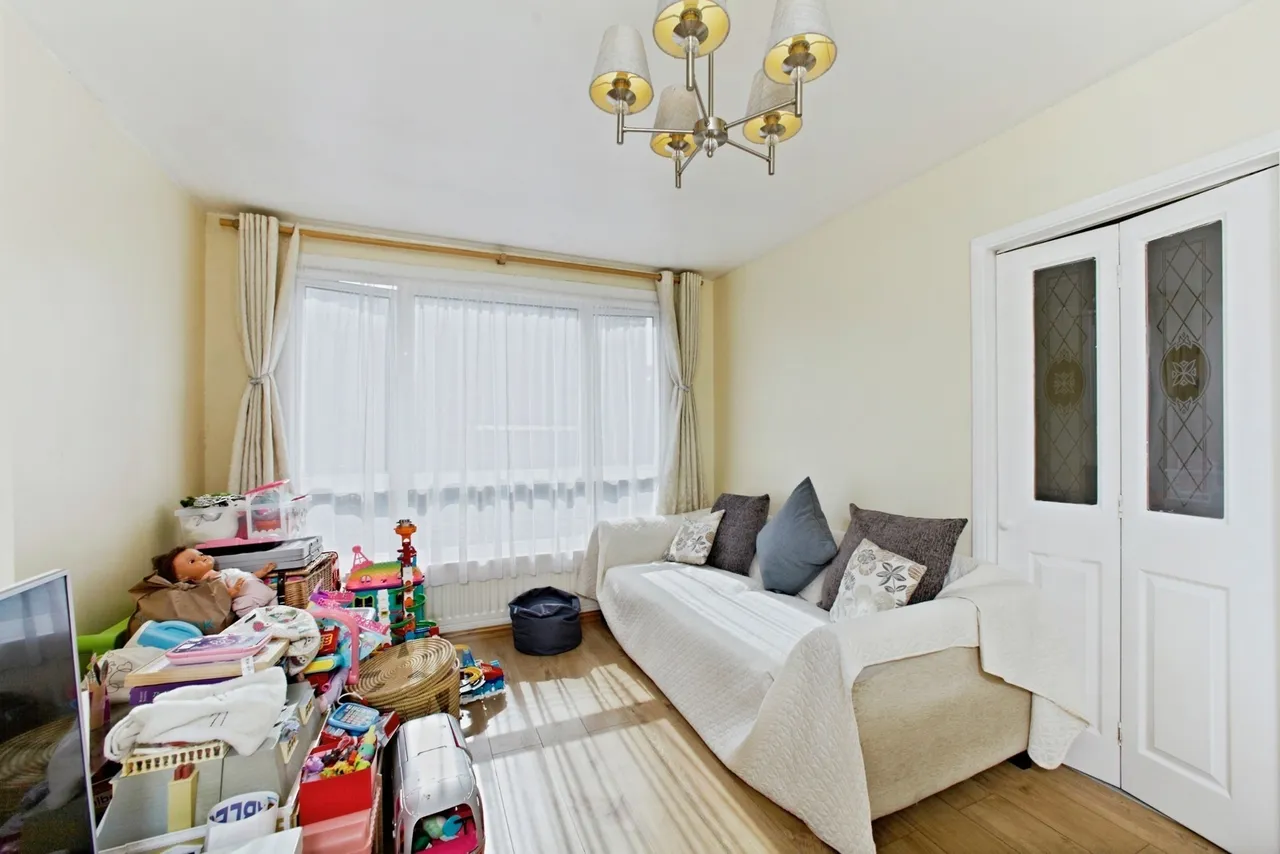Heather Close, Battersea, SW8, photo 2