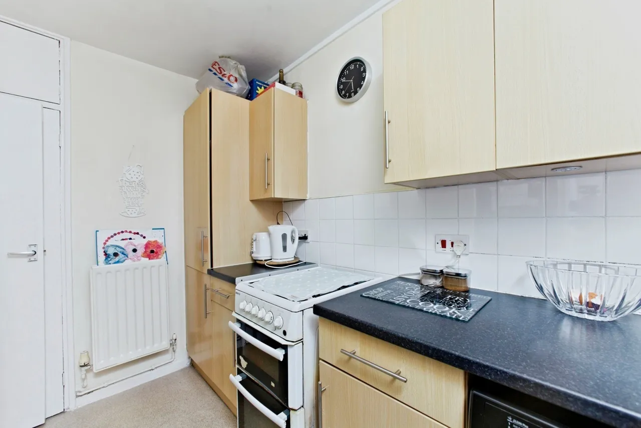 Heather Close, Battersea, SW8, photo 10
