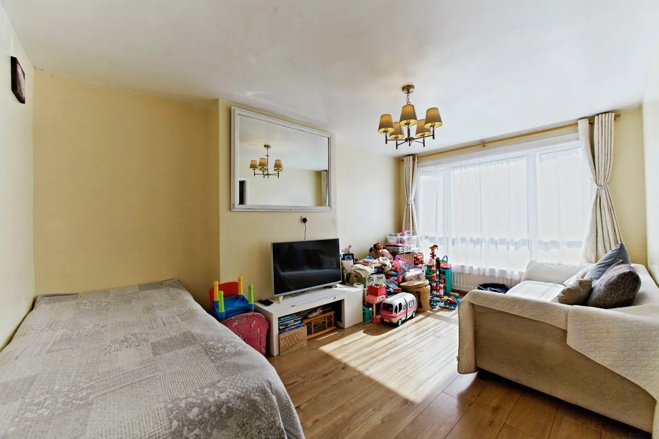 Heather Close, Battersea, SW8, photo 4