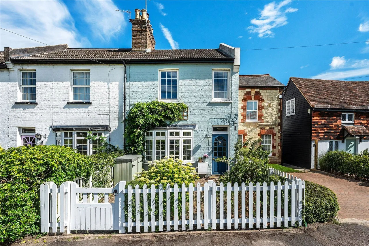 3 bed house for sale, Flanchford Road, Reigate, RH2