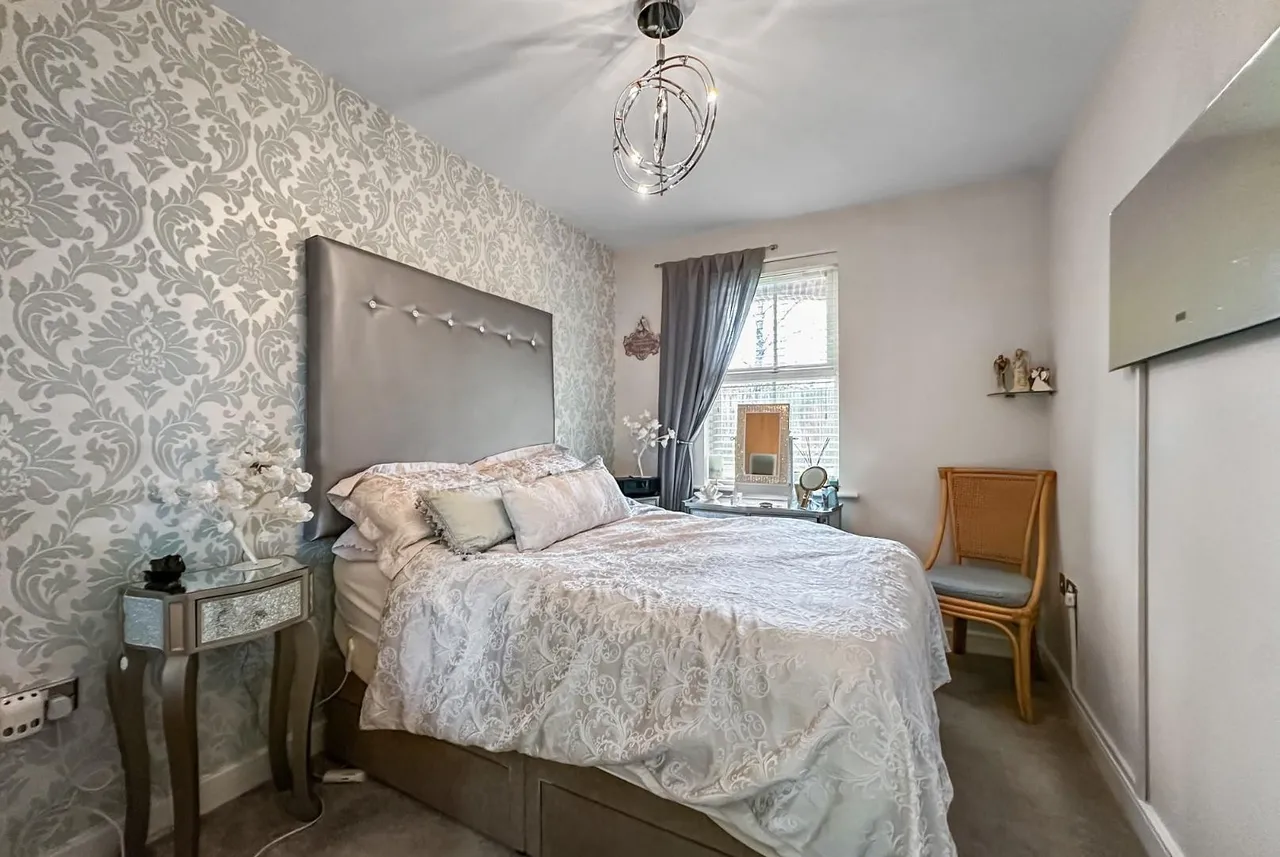 73 Wellington Road, Timperley, Cheshire WA15 7RH, photo 12