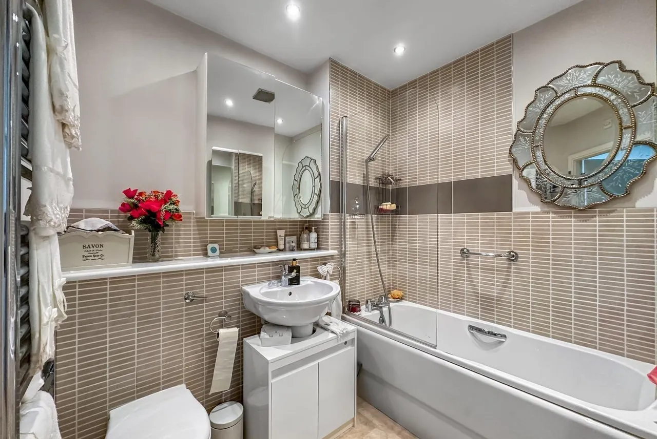 73 Wellington Road, Timperley, Cheshire WA15 7RH, photo 14