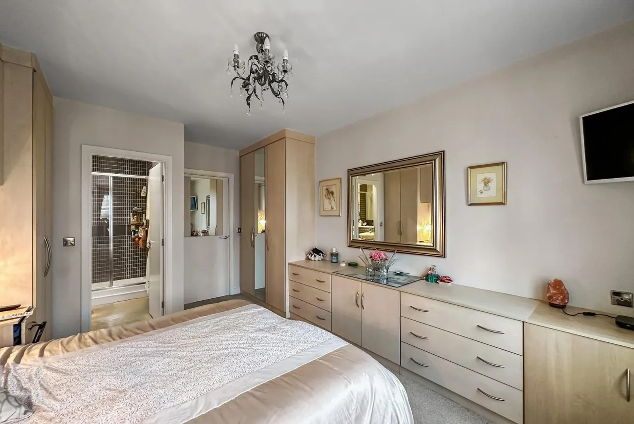 73 Wellington Road, Timperley, Cheshire WA15 7RH, photo 10